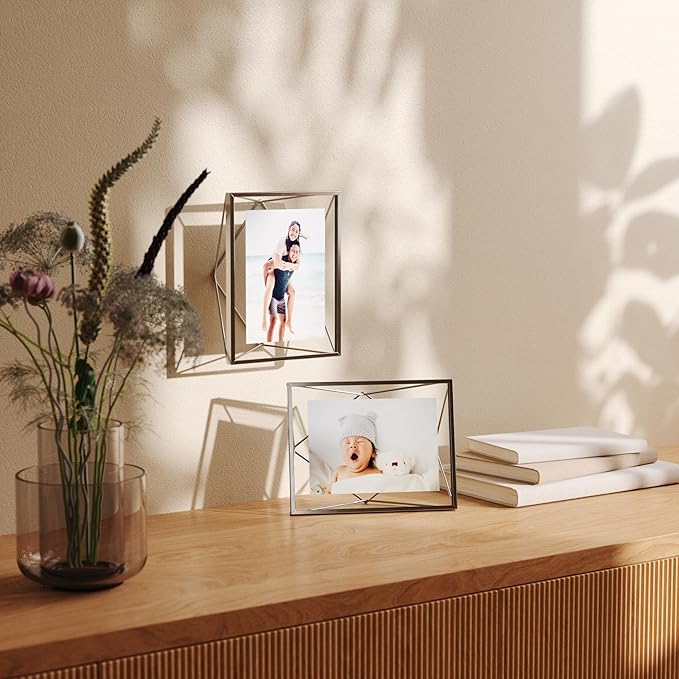 Umbra picture frame